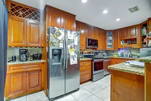 10723 NW 11th St, Pembroke Pines, FL 33026 - Photo 7