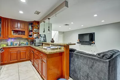 10723 NW 11th Street #10723, Pembroke Pines, FL 33026 - Photo 9