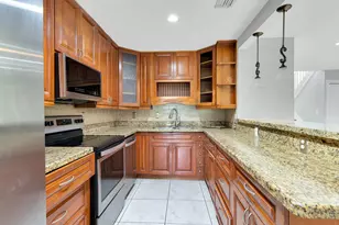 10723 NW 11th St, Pembroke Pines, FL 33026 - Photo 19