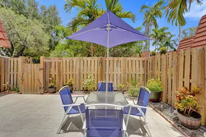 714 NW 98th Circle, Plantation, FL 33324 - Photo 5