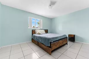 8880 NW 7th St, Pembroke Pines, FL 33024 - Photo 25