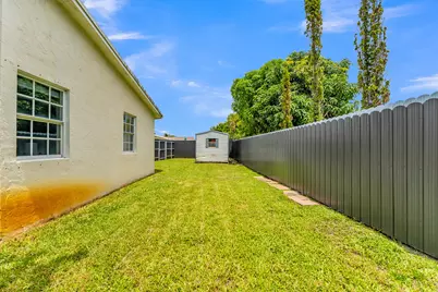 8880 NW 7th Street, Pembroke Pines, FL 33024 - Photo 39