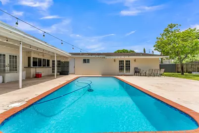 8880 NW 7th Street, Pembroke Pines, FL 33024 - Photo 37
