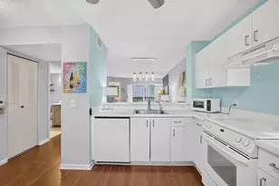 7805 Trent Dr, Tamarac, FL 33321 - Photo 5