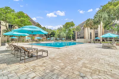 2806 N 46th Avenue #D334, Hollywood, FL 33021 - Photo 17