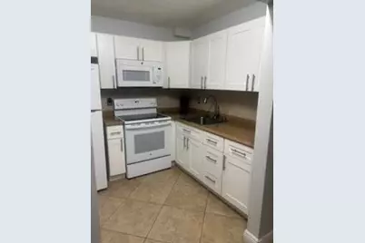 600 Village Green Court #220, Palm Springs, FL 33461 - Photo 5