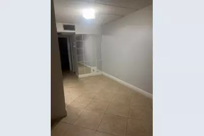 600 Village Green Court #220, Palm Springs, FL 33461 - Photo 3