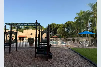 1041 NW 124th Avenue #1041, Pembroke Pines, FL 33026 - Photo 23