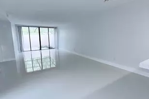 1041 NW 124th Ave, Pembroke Pines, FL 33026 - Photo 9