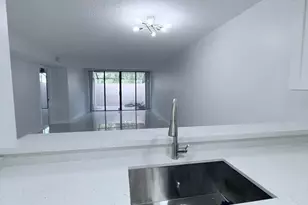 1041 NW 124th Ave, Pembroke Pines, FL 33026 - Photo 7
