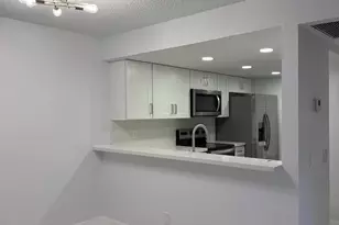 1041 NW 124th Ave, Pembroke Pines, FL 33026 - Photo 1