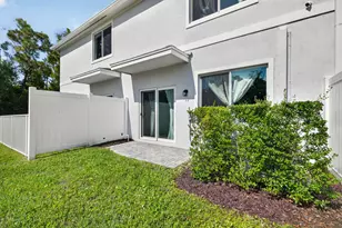 608 NE Waters Edge Ln, Port Saint Lucie, FL 34983 - Photo 37