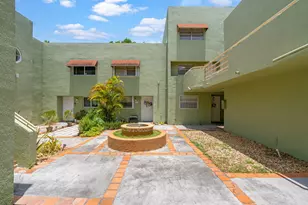 11099 NW 7th St, Miami, FL 33172 - Photo 9