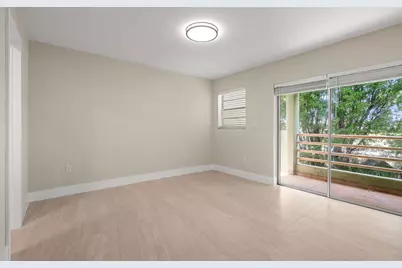 11099 NW 7th Street, Miami, FL 33172 - Photo 5