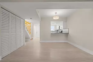 11099 NW 7th St, Miami, FL 33172 - Photo 13