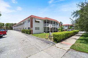 899 SE 2nd Ave, Deerfield Beach, FL 33441 - Photo 1
