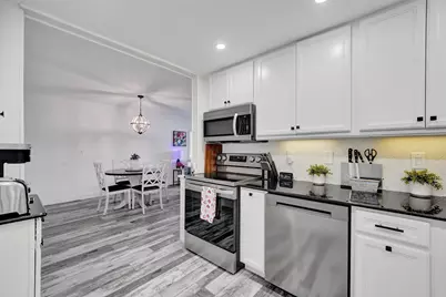 1930 NE 2nd Avenue #216L, Wilton Manors, FL 33305 - Photo 9
