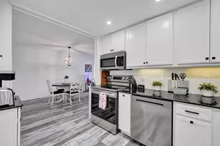 1930 NE 2nd Ave, Wilton Manors, FL 33305 - Photo 9