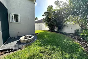 1000 Lake Breeze Dr, Wellington, FL 33414 - Photo 25