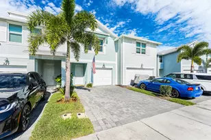 329 SE Halifax Ln, Stuart, FL 34994 - Photo 3