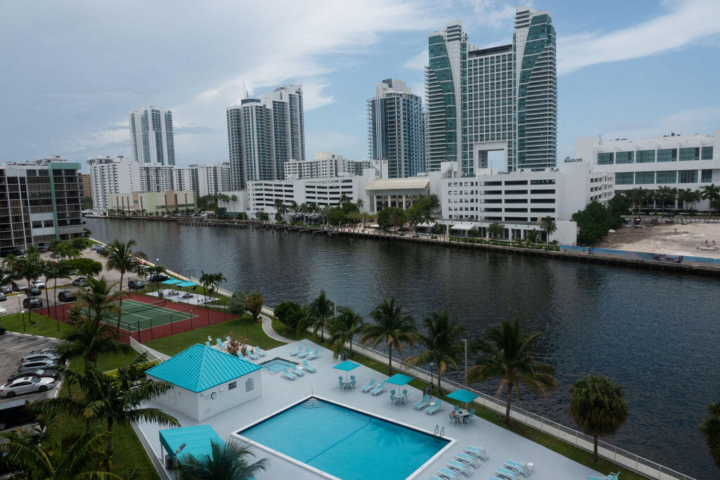 200 Leslie Dr #819 - 200 Leslie Dr #819, Hallandale Beach, FL 33009 Luxury Property | Jose Angel Pina