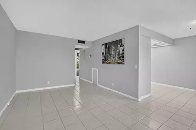 4022 Hythe B, Boca Raton, FL 33434 - Photo 9