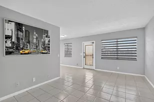 4022 Hythe B, Boca Raton, FL 33434 - Photo 9