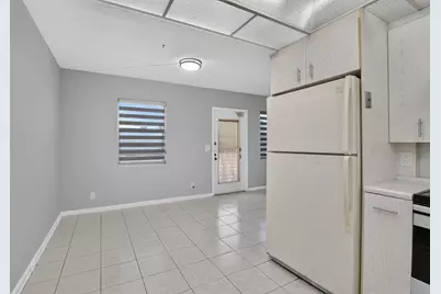 4022 Hythe B, Boca Raton, FL 33434 - Photo 13