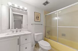 22 Golfs Edge D, West Palm Beach, FL 33417 - Photo 11
