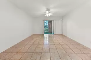 22 Golfs Edge D, West Palm Beach, FL 33417 - Photo 5