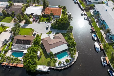 981 SE 10th Court, Pompano Beach, FL 33060 - Photo 39