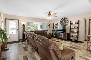 981 SE 10th Ct, Pompano Beach, FL 33060 - Photo 3