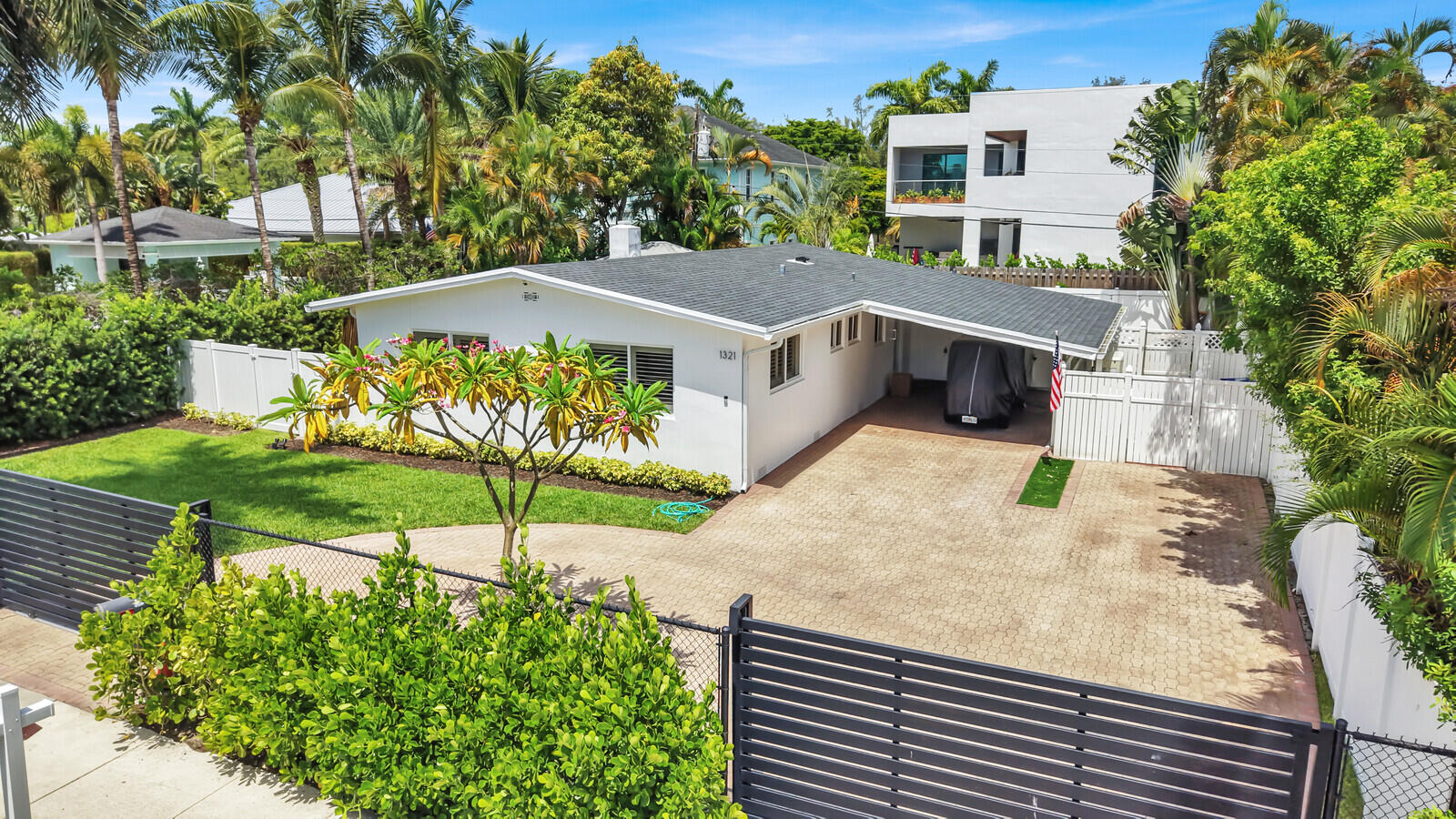 1321 Cordova Rd main architectural view