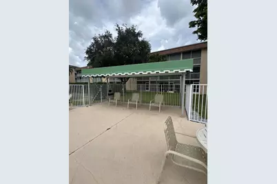 700 Village Green Court #221, Palm Springs, FL 33461 - Photo 5