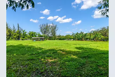 6250 SW 180th Terrace, Southwest Ranches, FL 33331 - Photo 5