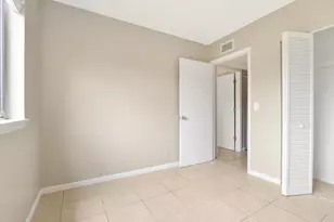 400 Nottingham Cir, Greenacres, FL 33463 - Photo 11
