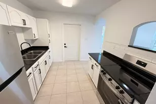 912 SE Tarpon Ave, Stuart, FL 34994 - Photo 7