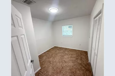 912 SE Tarpon Avenue, Stuart, FL 34994 - Photo 17
