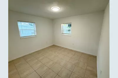 912 SE Tarpon Avenue, Stuart, FL 34994 - Photo 13