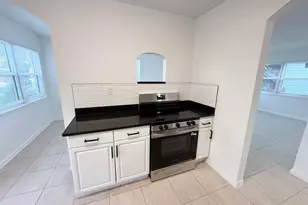912 SE Tarpon Ave, Stuart, FL 34994 - Photo 5
