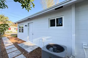 912 SE Tarpon Ave, Stuart, FL 34994 - Photo 3