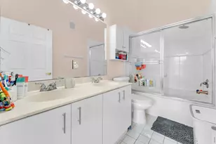 1723 NW 78th Way, Pembroke Pines, FL 33024 - Photo 23