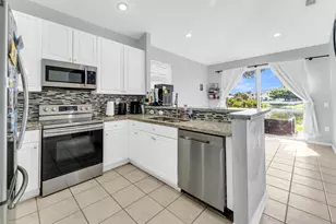 1723 NW 78th Way, Pembroke Pines, FL 33024 - Photo 11