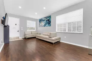 1723 NW 78th Way, Pembroke Pines, FL 33024 - Photo 25