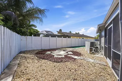 5831 NW 56th Place, Tamarac, FL 33319 - Photo 37
