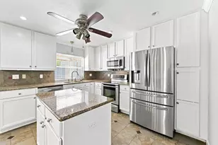 5831 NW 56th Pl, Tamarac, FL 33319 - Photo 17