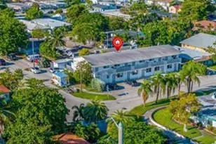 720 NE 7th St, Hallandale Beach, FL 33009 - Photo 9