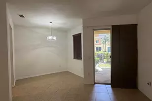 8928 SW 18th St, Miramar, FL 33025 - Photo 7
