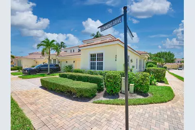 530 Commons Drive, Palm Beach Gardens, FL 33418 - Photo 3
