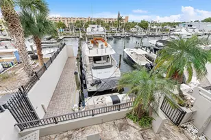 40 Portside Dr, Fort Lauderdale, FL 33316 - Photo 47